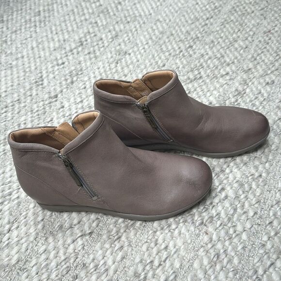 Women's Dansko Miki Color: Taupe Burnished Nubuck - Picture 4 of 13